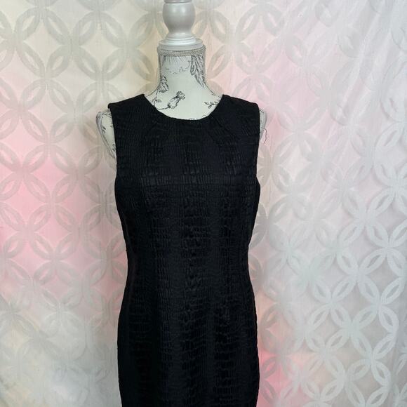 Elie Tahari Embossed Sleeveless Black Sheath Dress Size 12 - Picture 8 of 9